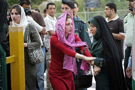 Image result for ‫زن و آزادی‬&lrm;