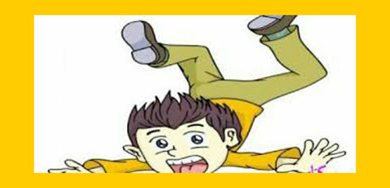 تفاوت زمین خوردن دختر ها و پسرها (آخر خنده )
