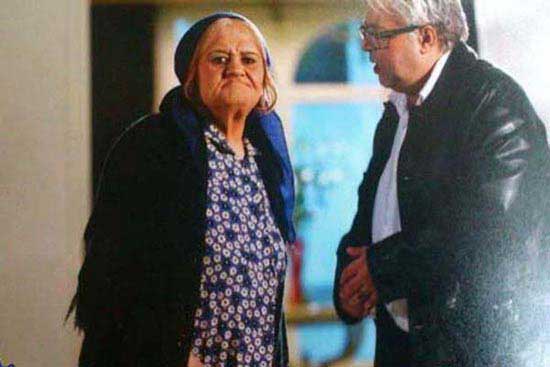 بازیگر مشهور سینما در لباس زنانه! عکس