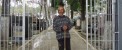 شوکه کننده از 13 سال زندگی در قبر رفیق مرده! عکس