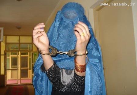 زن مبتذل کرجی بالاخره دستگیر شد (عکس) زن مبتذل کرجی بالاخره دستگیر شد (عکس)