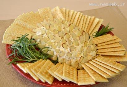 طرز تهیه توپ پنیری و بادام به شکل میوه درخت کاج