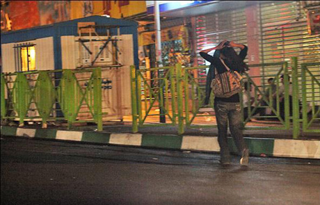 دختران فراری در کوچه پس کوچه های تهران! تصاویر دختران فراری در کوچه پس کوچه های تهران! تصاویر