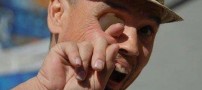 عبور واقعی همزمان انگشت از چشم و دهان!! 18+