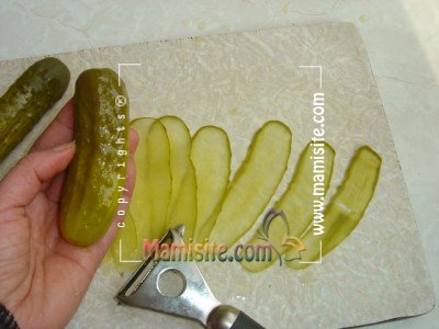 آموزش تصویری تزئین خیارشور به شکل گل