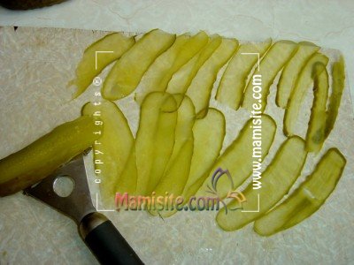 آموزش تصویری تزئین خیارشور به شکل گل