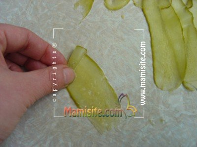آموزش تصویری تزئین خیارشور به شکل گل