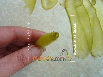 آموزش تصویری تزئین خیارشور به شکل گل