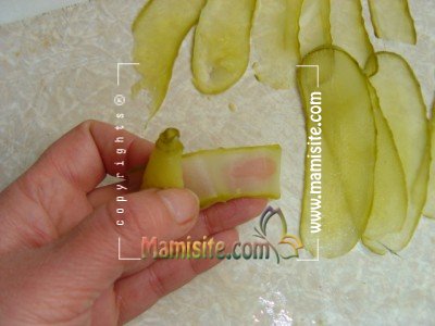 آموزش تصویری تزئین خیارشور به شکل گل