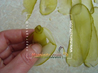آموزش تصویری تزئین خیارشور به شکل گل