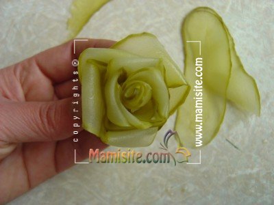 آموزش تصویری تزئین خیارشور به شکل گل