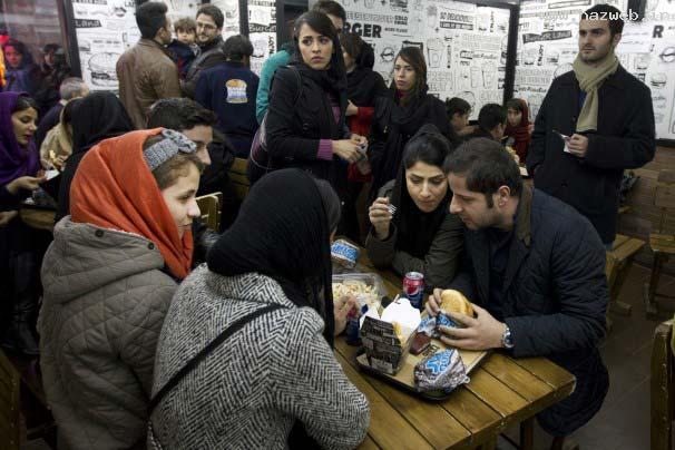تصاویر همبرگرخوری ایرانی‌ها به روایت روزنامه آمریکایی