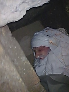 تصویری از آیت الله بهجت در قبر 16+