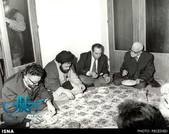 ناهار دسته جمعه در دفتر امام (تصویری)