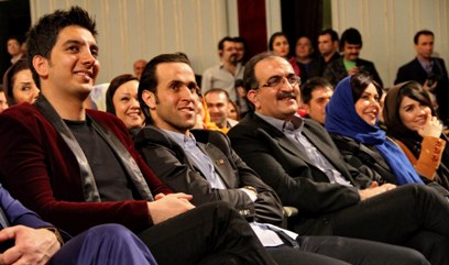اعطای تندیس اخلاق به علی کریمی+ (تصاویر)