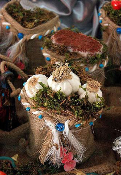 مدل های تزیین سیر برای سفره هفت سین