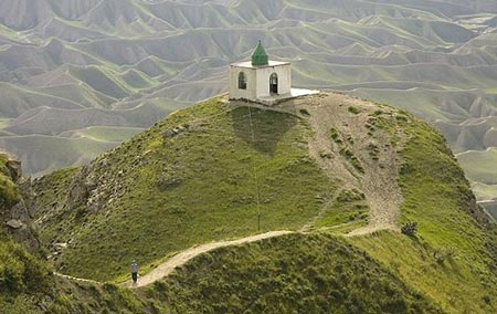 وجود یک گورستان عجیب در شمال ایران! +(تصاویر)