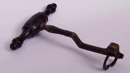 ترسناکترین وسایل و روشهای جراحی در گذشته+عکس