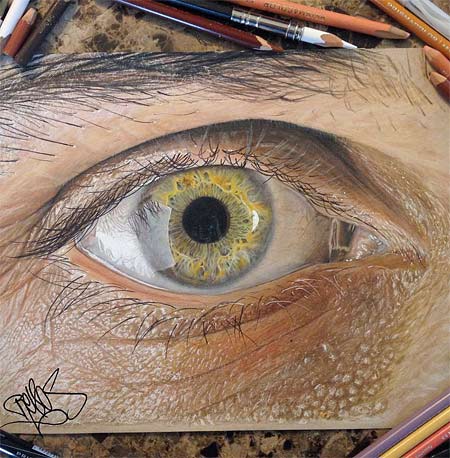 نقاشی های دیدنی و طبیعی از چشم و لب با مداد رنگ 
