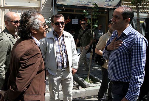 تصاویر تلاش بازیگران و ورزشکاران برای نجات جوان اعدامی 
