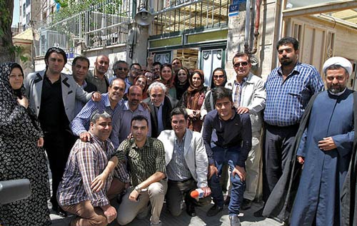 تصاویر تلاش بازیگران و ورزشکاران برای نجات جوان اعدامی 