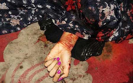 مرد افغانی سر همسر و فرزند ایرانی اش را برید (16+) مرد افغانی سر همسر و فرزند ایرانی اش را برید (16+)