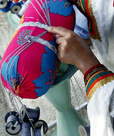 هنر بادله دوزی ( تلی بافی ) +تصاویر