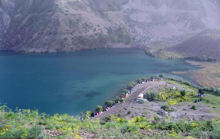 آشنایی با 12دریاچه شگفت انگیز و زیبای ایران +تصاویر
