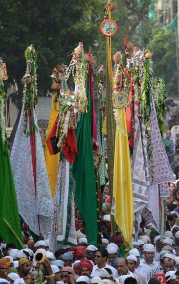 مراسم عجیب صوفیان هندی + تصاویر 16+