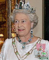 حرکت زشت ملکه انگلیس سوژه ی جهانی شد + (عکس)