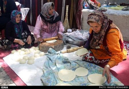 تصاویری از جشن توت فرنگی در سمنان