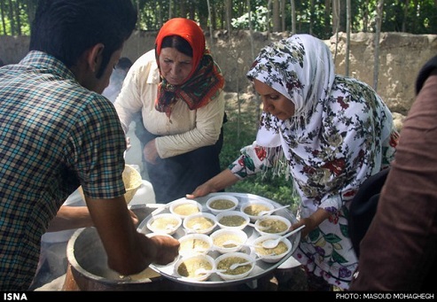 تصاویری از جشن توت فرنگی در سمنان