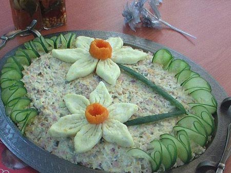 جدیدترین نمونه های تزئین سالاد الویه (تصویری)