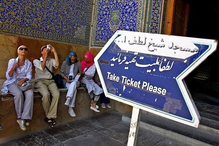 تصاویری دیدنی از گردشگران خارجی در اصفهان تصاویری دیدنی از گردشگران خارجی در اصفهان