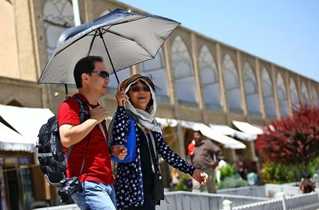 تصاویری دیدنی از گردشگران خارجی در اصفهان تصاویری دیدنی از گردشگران خارجی در اصفهان