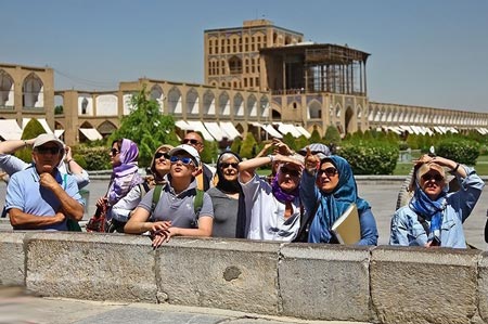 تصاویری دیدنی از گردشگران خارجی در اصفهان تصاویری دیدنی از گردشگران خارجی در اصفهان