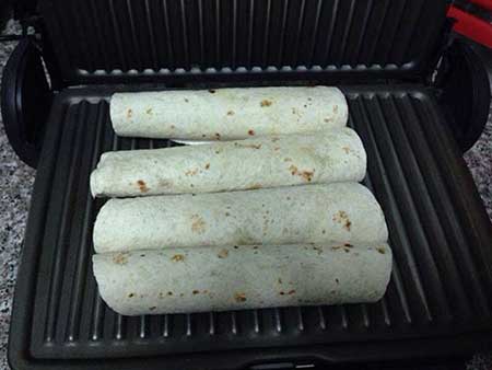 طرز تهیه ی ساندویچ شاورما مکزیکی + تصاویر