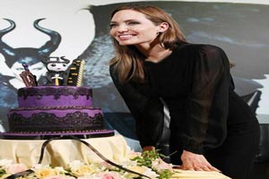 جشن تولد 39 سالگی آنجلینا جولی در چین +(تصاویر) جشن تولد 39 سالگی آنجلینا جولی در چین +(تصاویر)