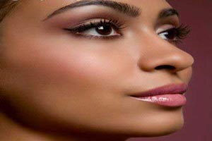 نکته های آرایشی برای افراد سبزه نکته های آرایشی برای افراد سبزه