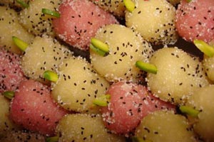 طرز تهیه ی شیرینی توت مخصوص فصل بهار طرز تهیه ی شیرینی توت مخصوص فصل بهار