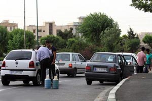عجیب ترین روش فروش بنزین در تهران + (عکس)
