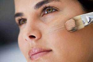 کرم ضد آفتاب رنگی برای پوست مضر است یا نه؟ کرم ضد آفتاب رنگی برای پوست مضر است یا نه؟