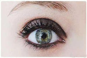 آموزش تصویری آرایش چشم دودی با سایه اکلیلی آموزش تصویری آرایش چشم دودی با سایه اکلیلی
