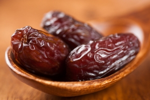 خرما برای چه افرادی مناسب نیست