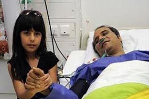 متن خواننده سرشناس موسیقی پاپ روی تخت بیمارستان +(عکس) متن خواننده سرشناس موسیقی پاپ روی تخت بیمارستان +(عکس)