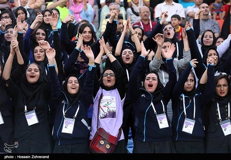رقص دختران در جشنواره ورزشی دانشجویان + تصاویر