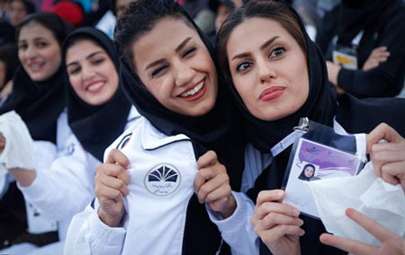 رقص دختران در جشنواره ورزشی دانشجویان + تصاویر