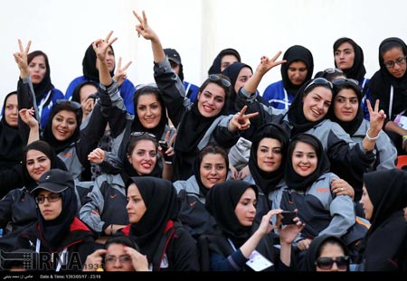 رقص دختران در جشنواره ورزشی دانشجویان + تصاویر