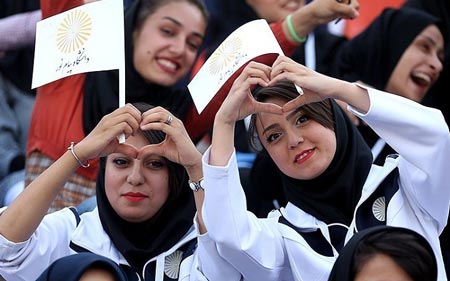 رقص دختران در جشنواره ورزشی دانشجویان + تصاویر