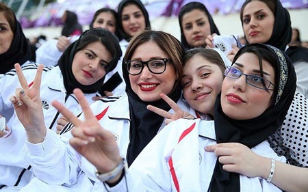 رقص دختران در جشنواره ورزشی دانشجویان + تصاویر